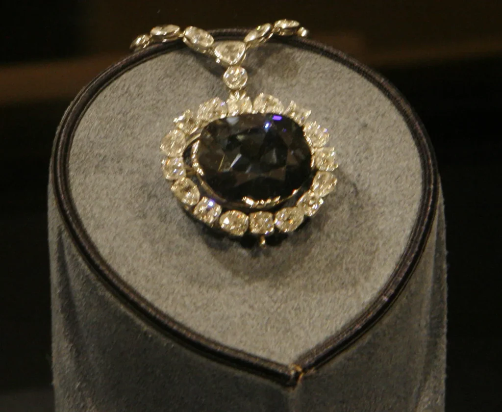 Diamante Hope original expuesto en el Museo Nacional de Historia Natural del Smithsonian en Washington D. C.